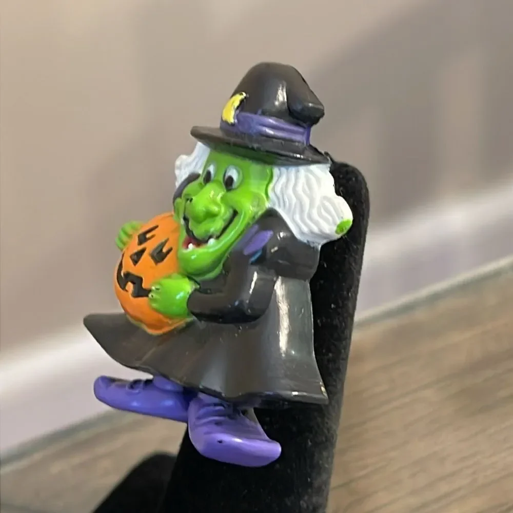 Vintage 1990’s RUSS Witch with Pumpkin Pin